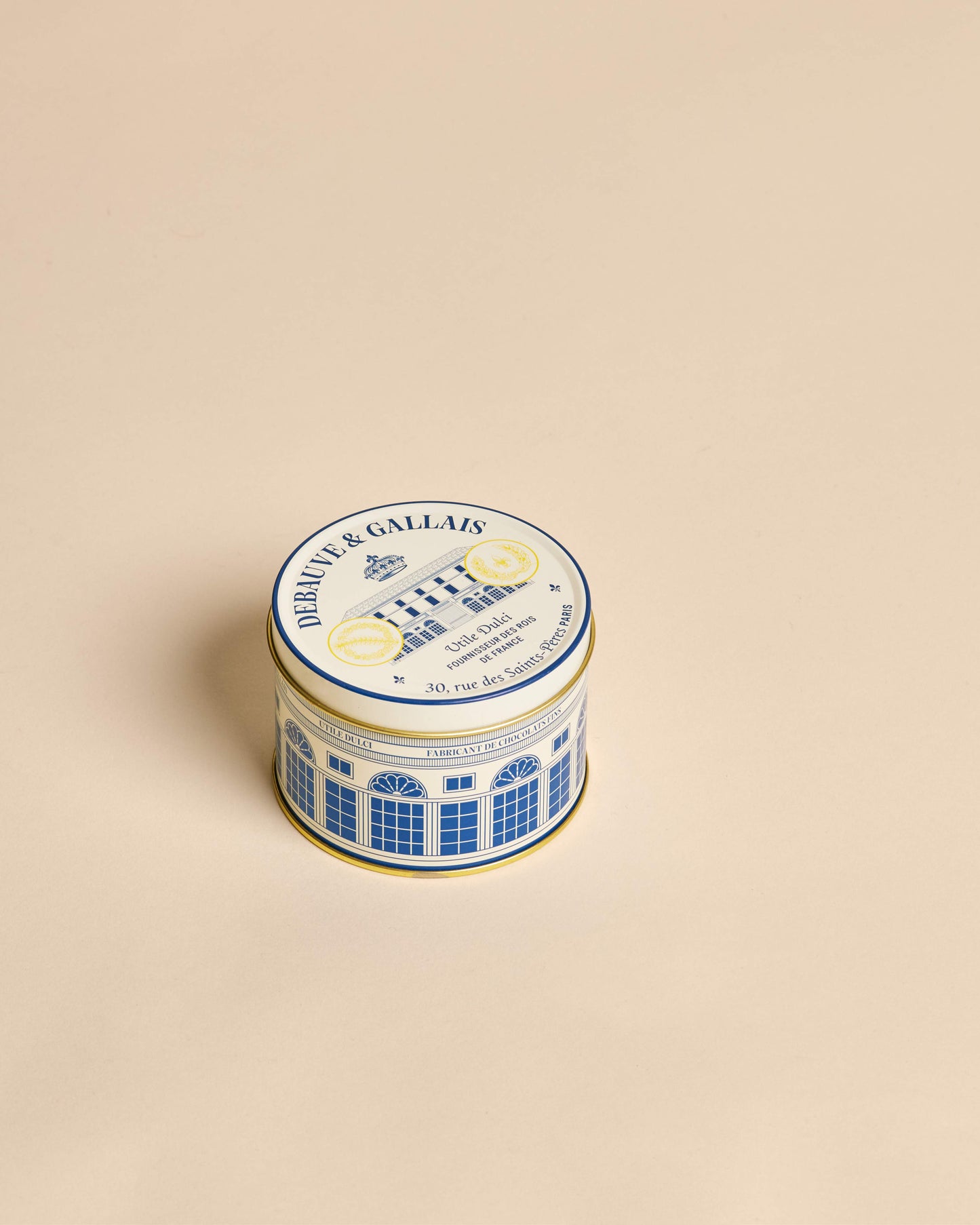 Chocolate-covered hazelnuts