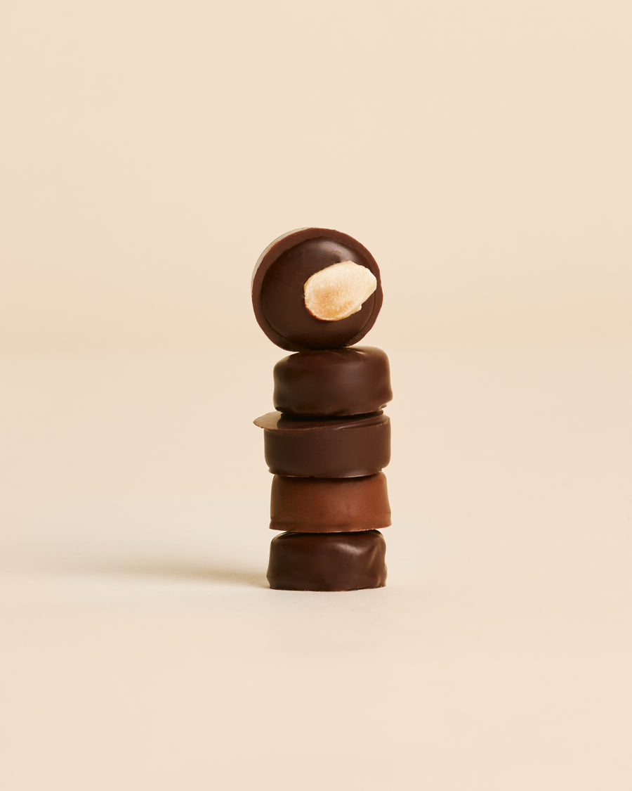 Les Chocolats Noirs (54 chocolates)