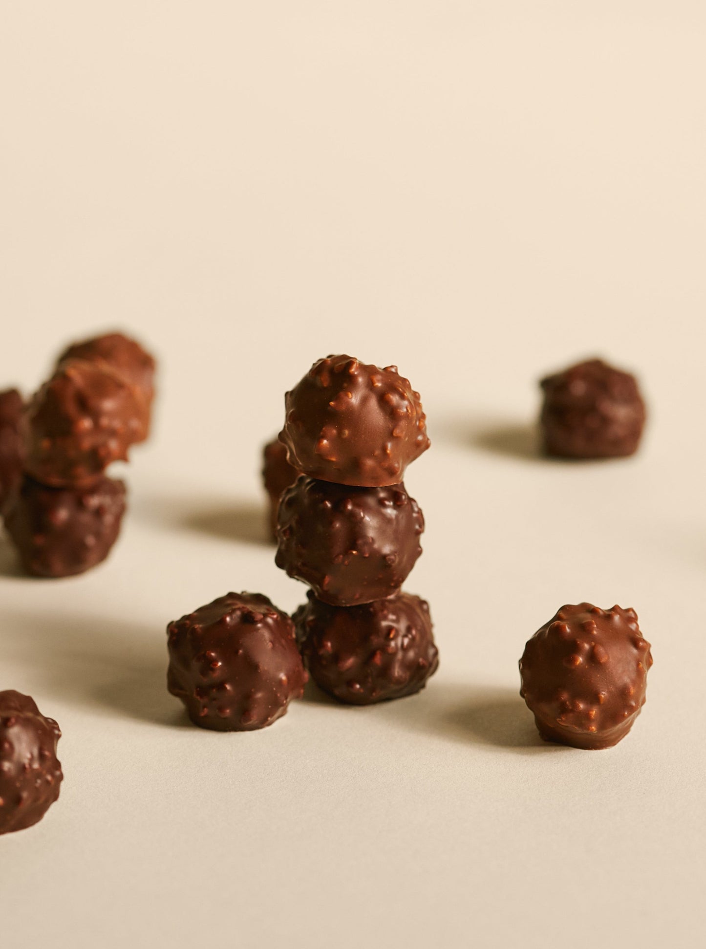 Les Petits Rochers Parfaits (18 chocolates)